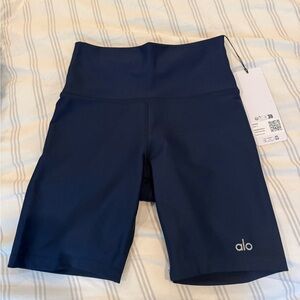 Alo 7” Airlift Energy Short